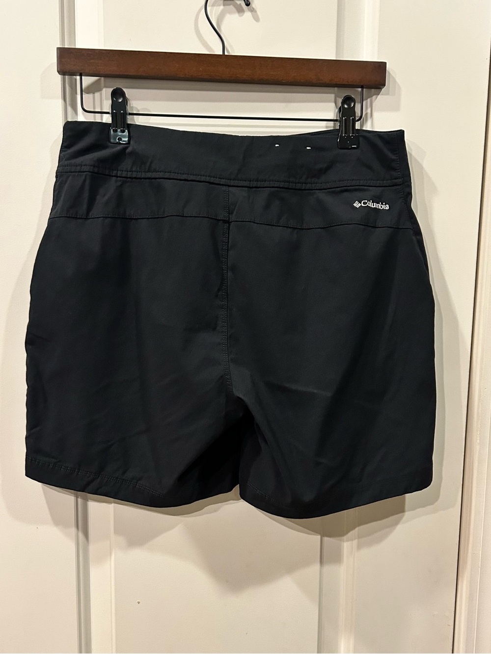 Columbia Women's Performance Shorts Black Drawstring Snap Buttons Size 8